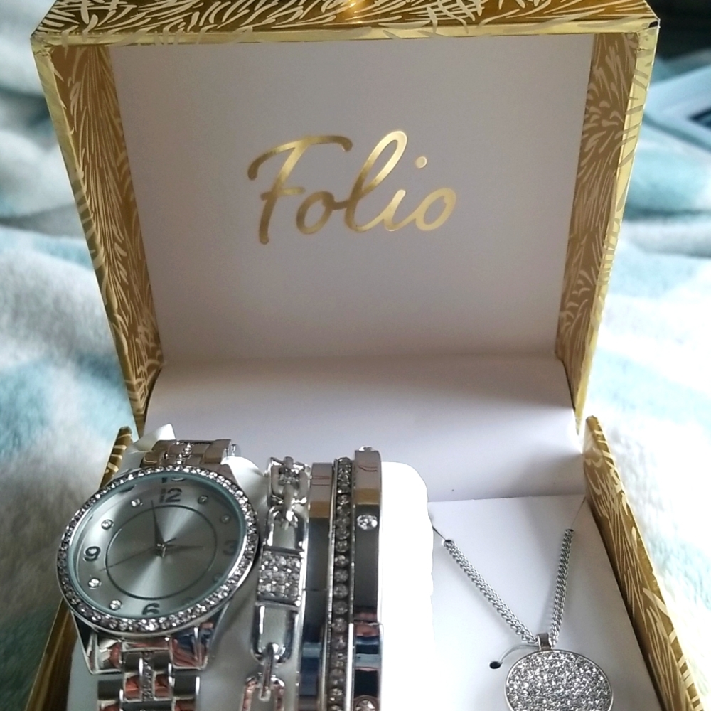 Folio Watch Gift Set - Picture 6 of 8